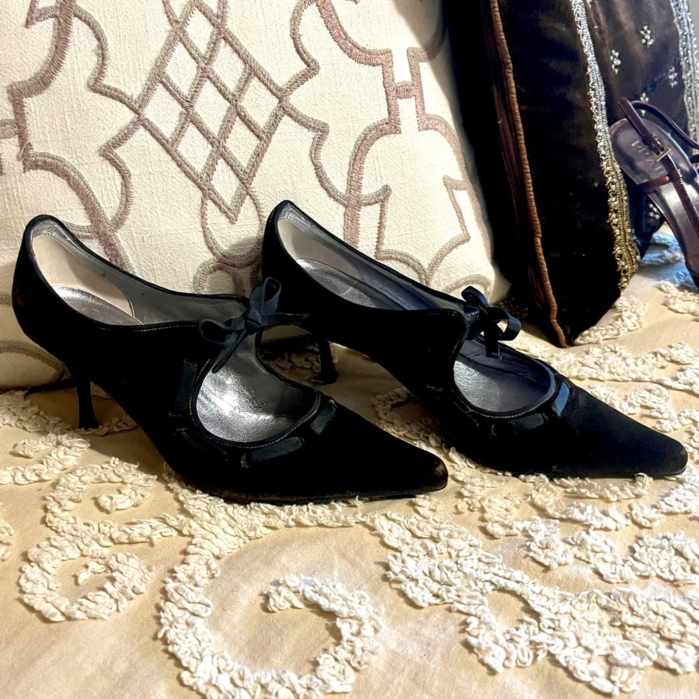 Authentic Ferragamo velvet heels. Used but in great condition